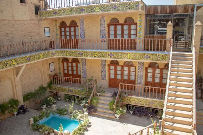 اقامتگاه سنتی فروغ مهر - واحد سه تخته