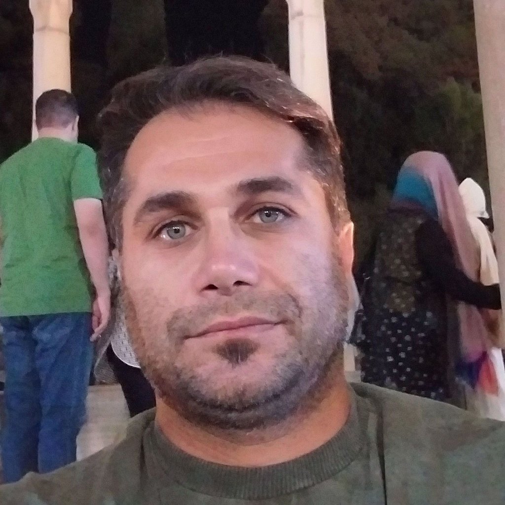 تصویر پروفایل میزبان