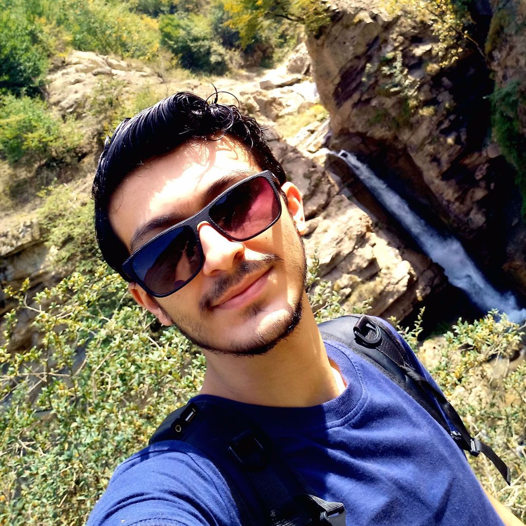 تصویر پروفایل میزبان