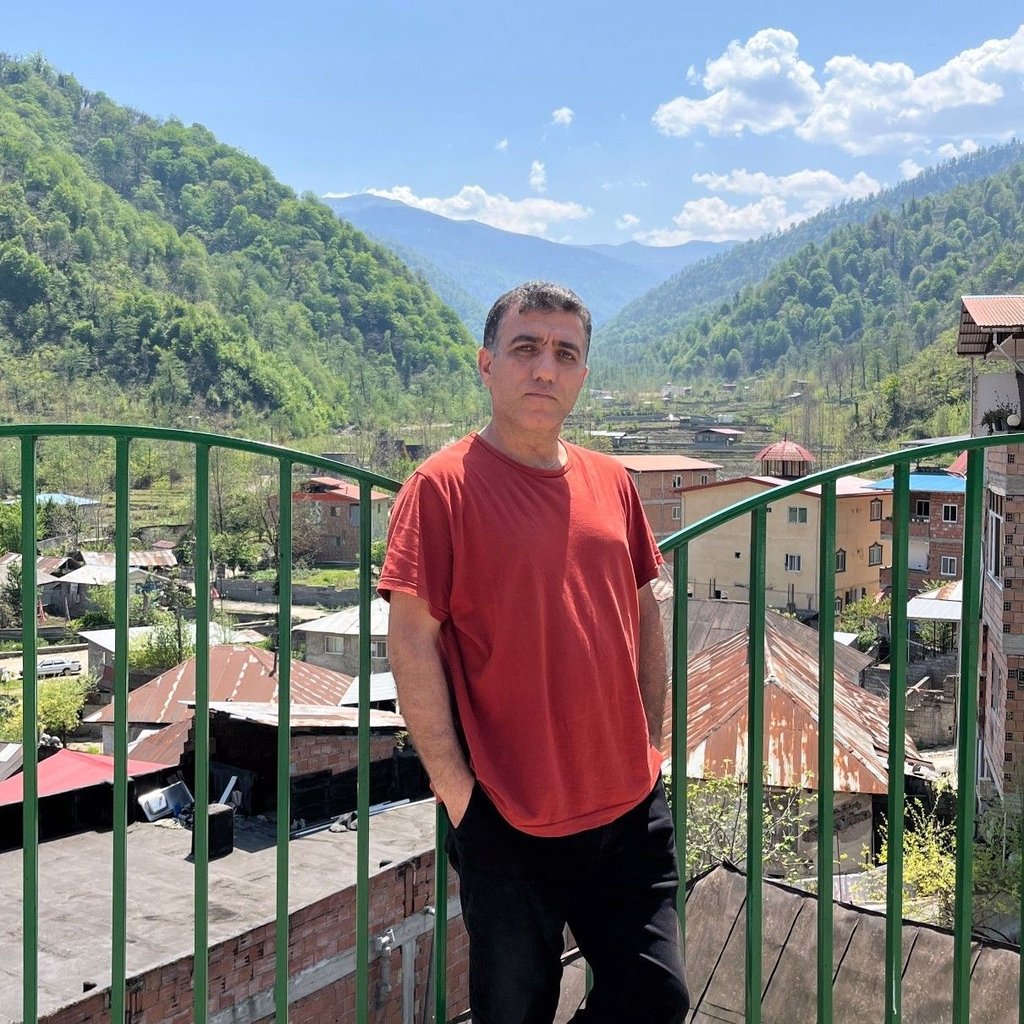 تصویر پروفایل میزبان