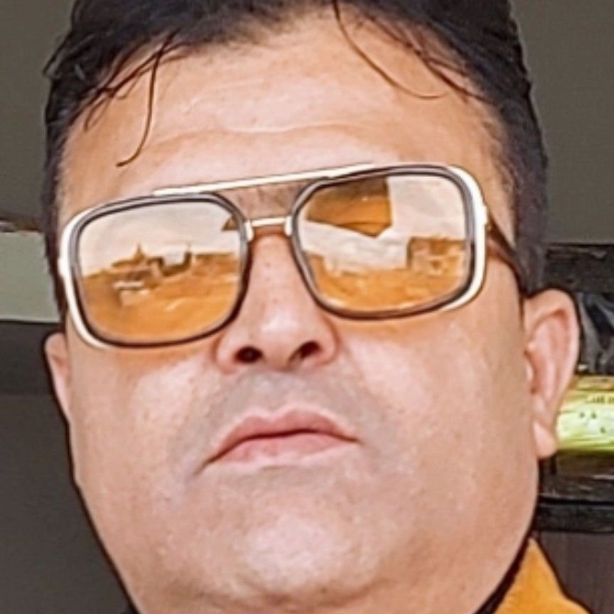 تصویر پروفایل میزبان