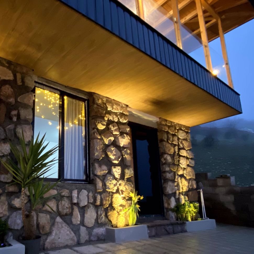 تصویر پروفایل میزبان