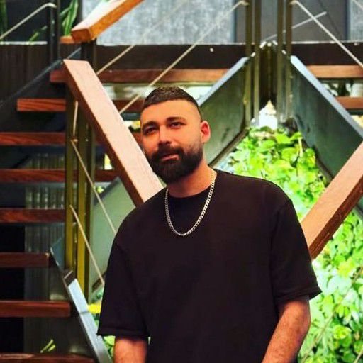 تصویر پروفایل میزبان