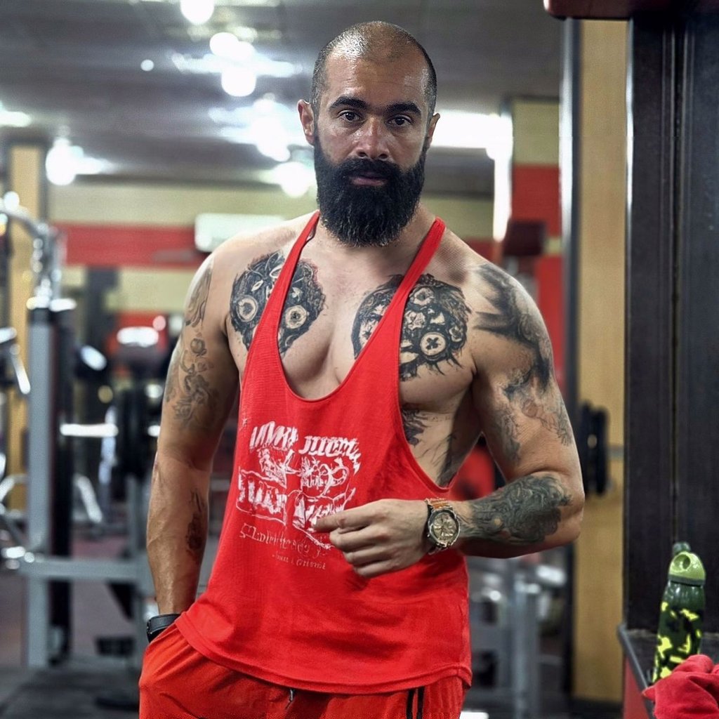 تصویر پروفایل میزبان