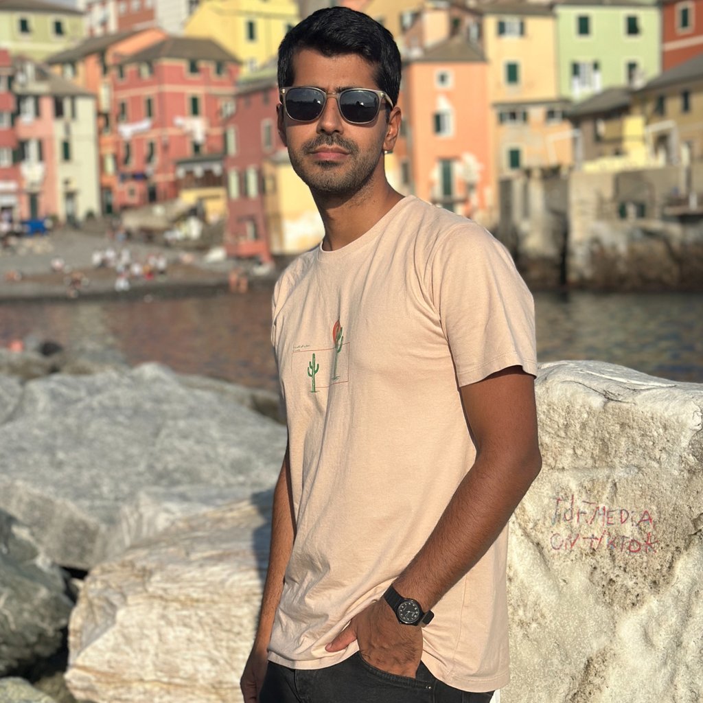 تصویر پروفایل میزبان