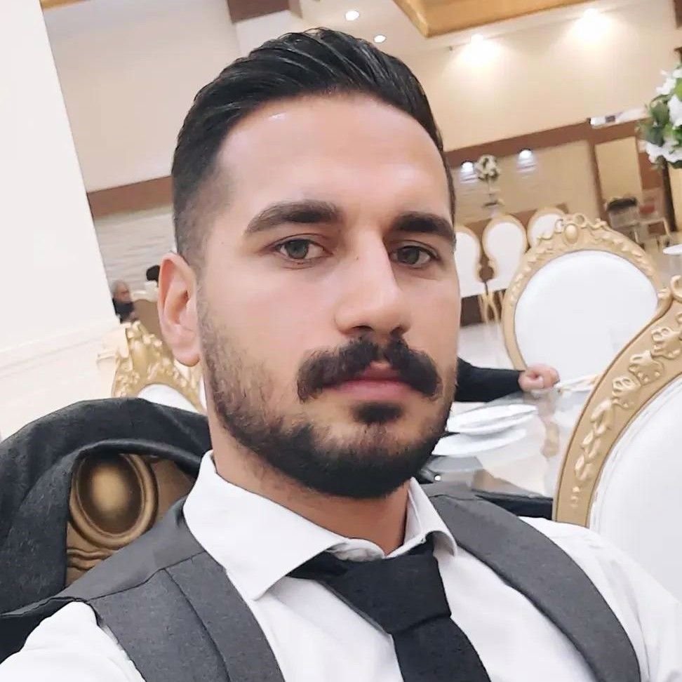 افشین کورسانی