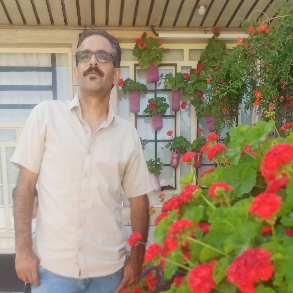 تصویر پروفایل میزبان