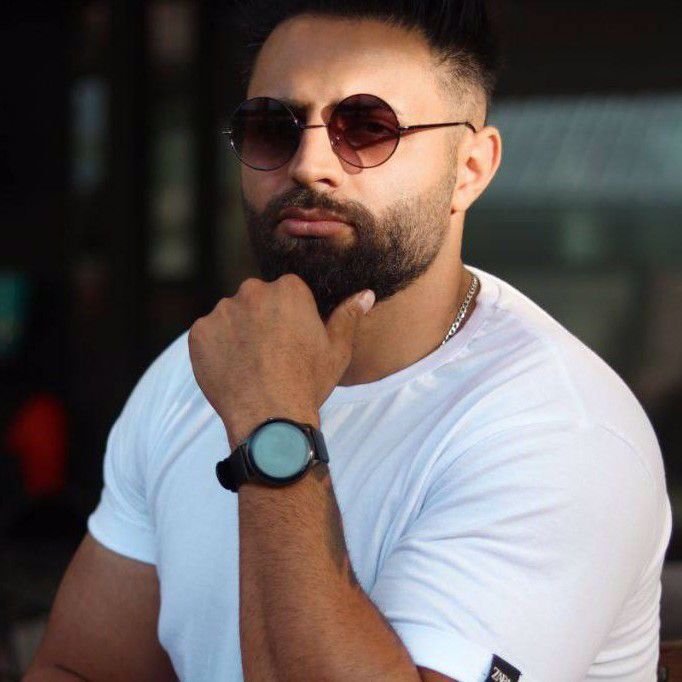 تصویر پروفایل میزبان