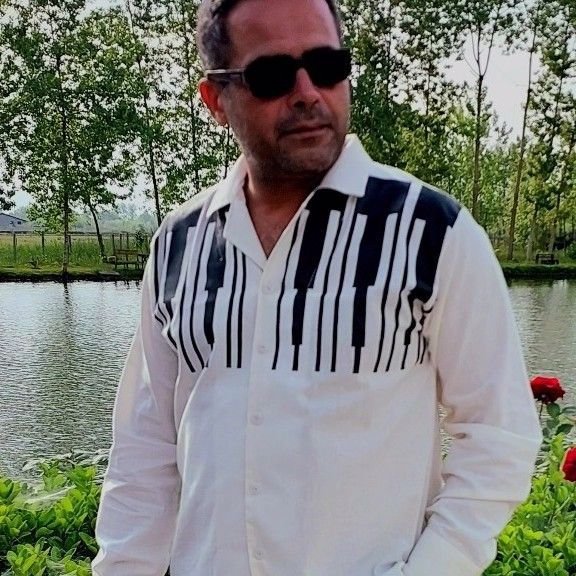 تصویر پروفایل میزبان