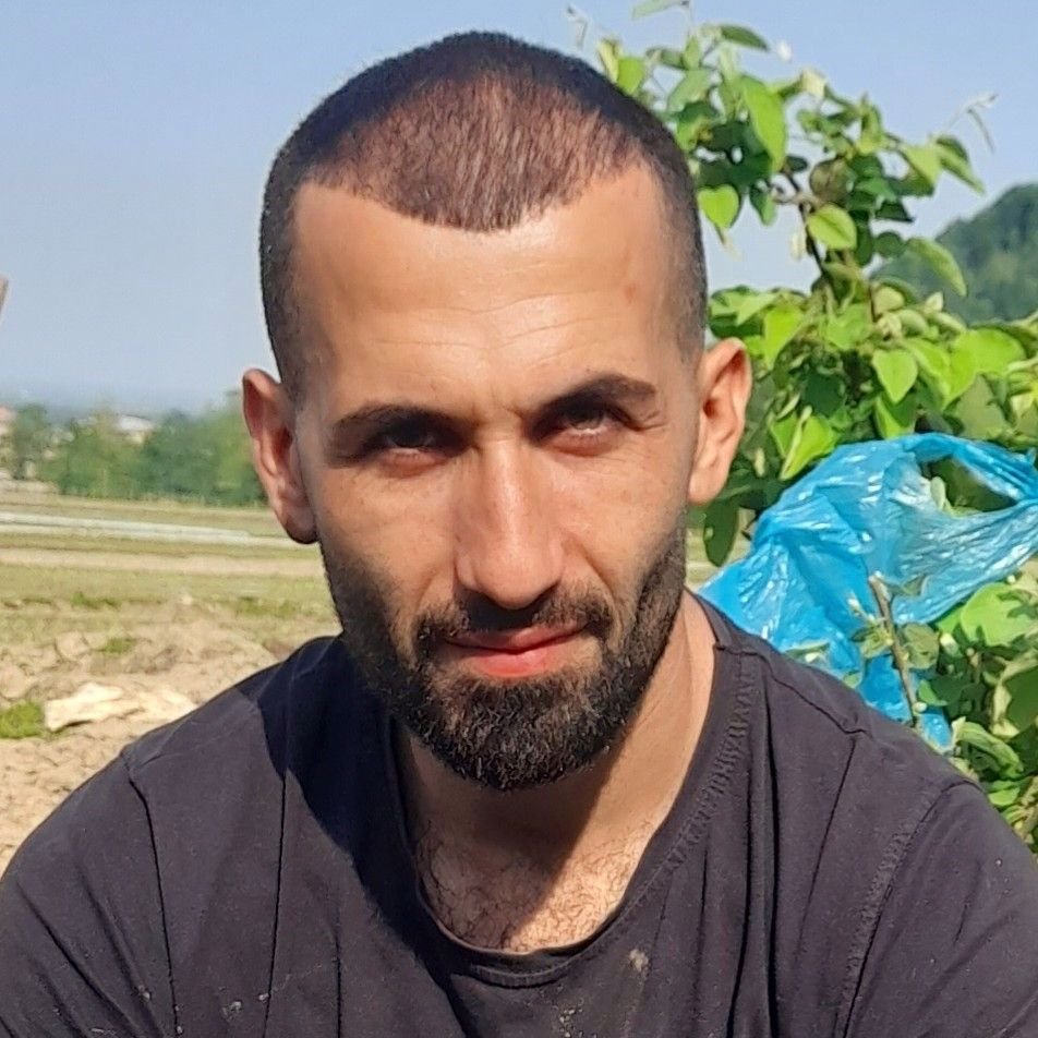 میزبان جاباما - سید حسین  حسینی تنیانی