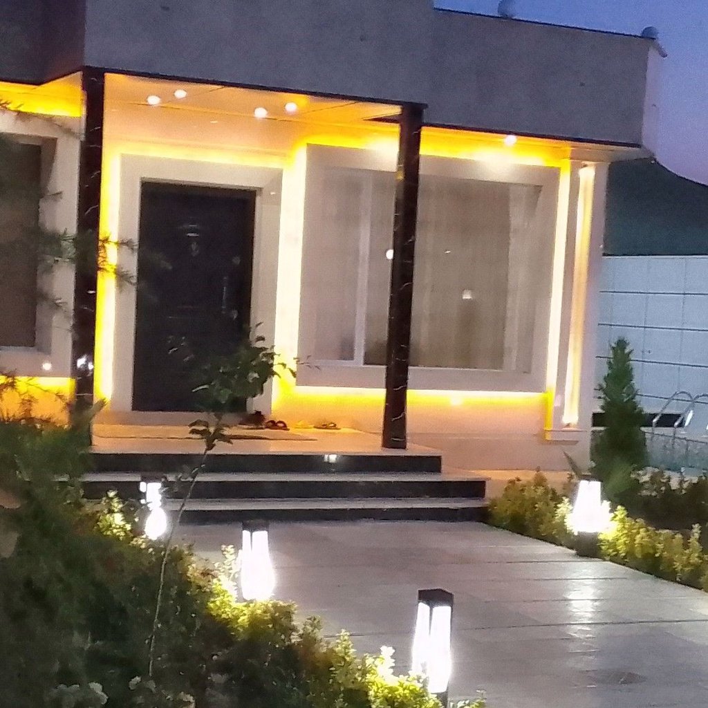 تصویر پروفایل میزبان