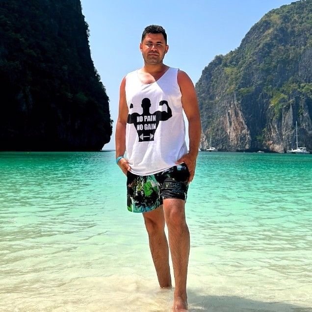 تصویر پروفایل میزبان