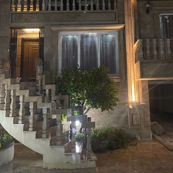 تصویر پروفایل میزبان