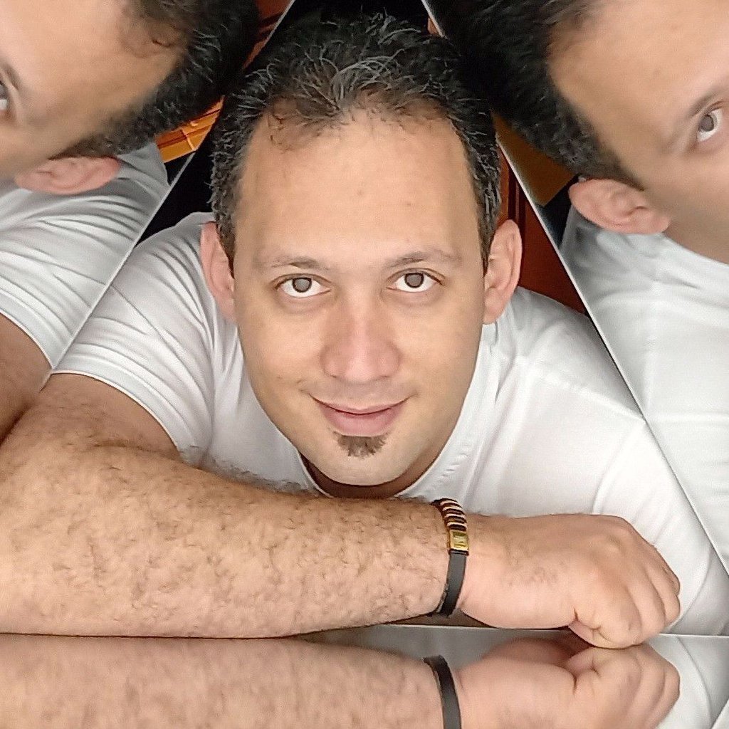 تصویر پروفایل میزبان