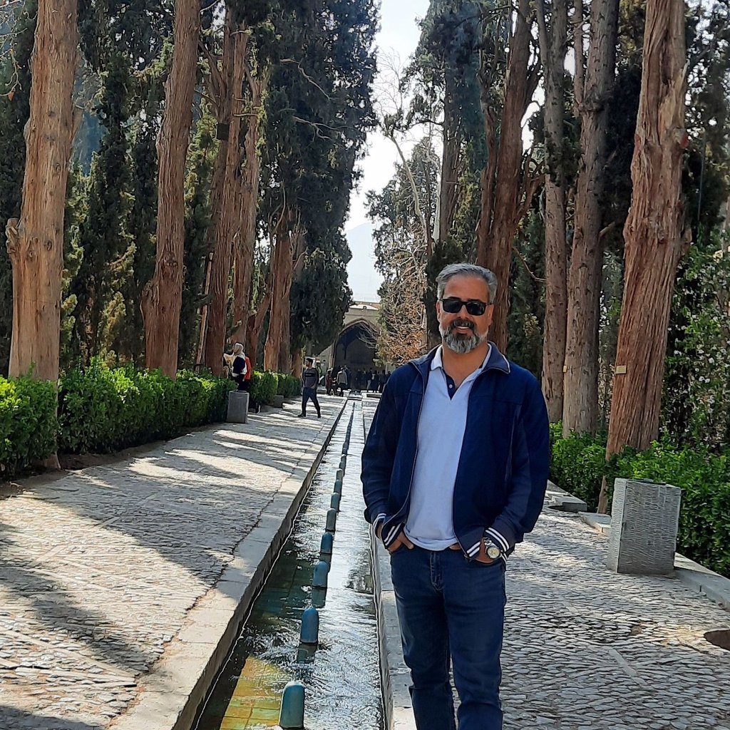 تصویر پروفایل میزبان