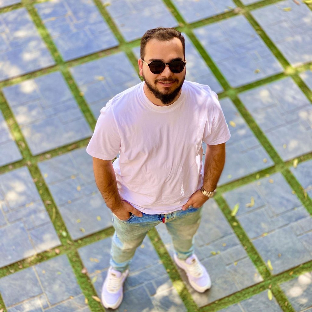 تصویر پروفایل میزبان