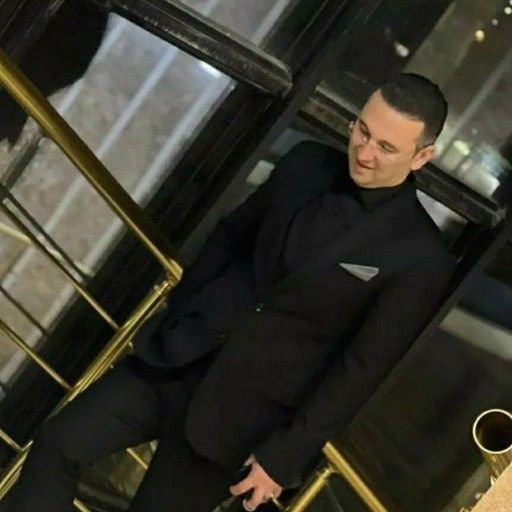 تصویر پروفایل میزبان