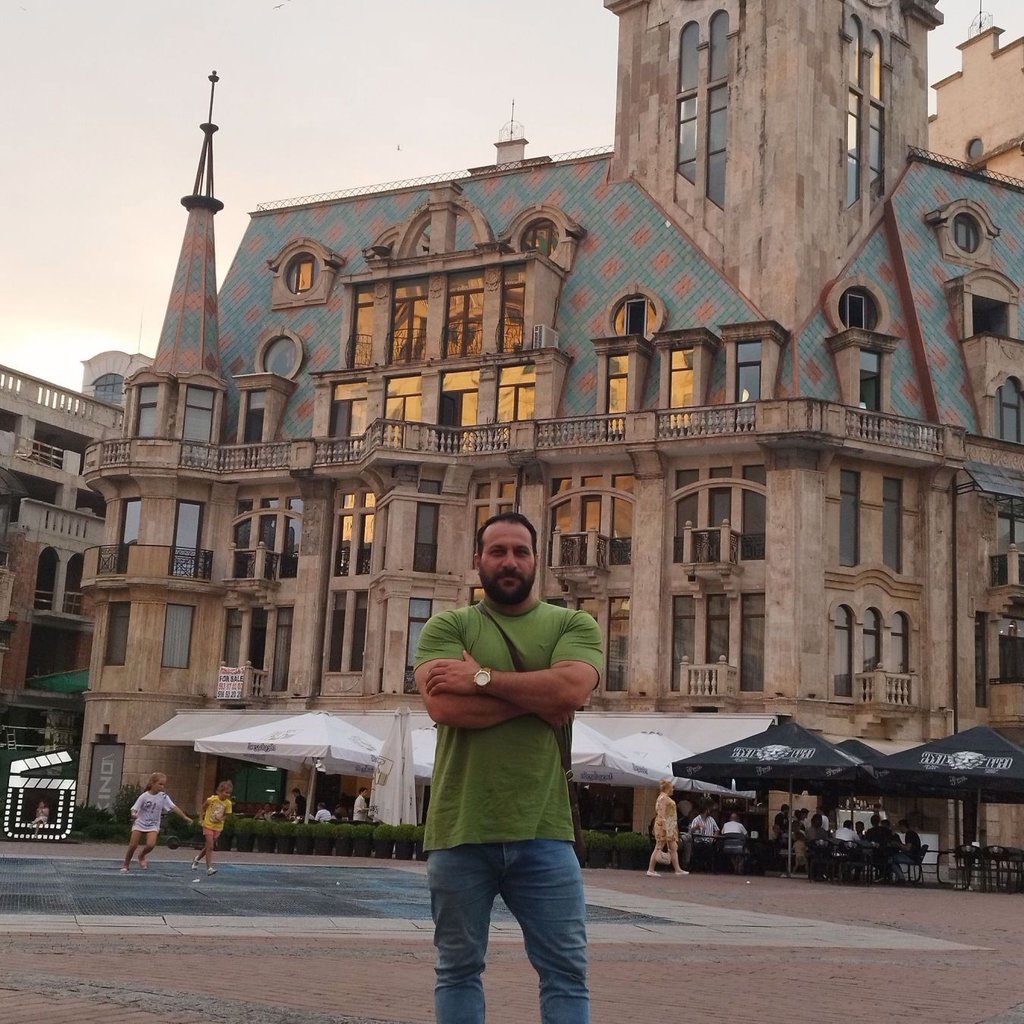 تصویر پروفایل میزبان