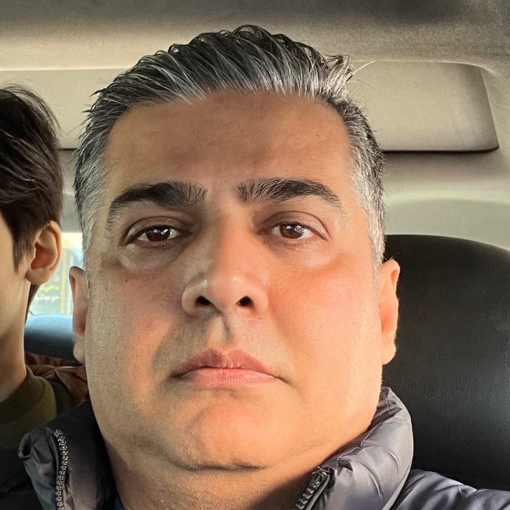 تصویر پروفایل میزبان