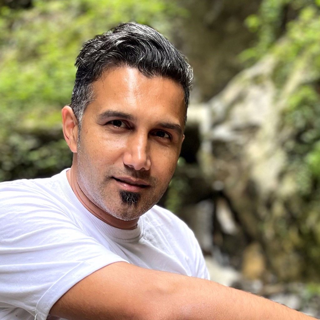 تصویر پروفایل میزبان