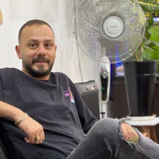 تصویر پروفایل میزبان