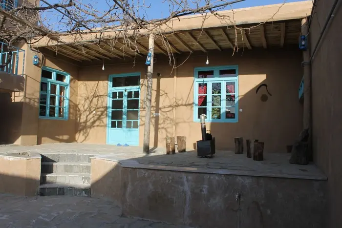 قاراپاپاق - واحد عصر آهن - ایوان اقامتگاه در زمستان