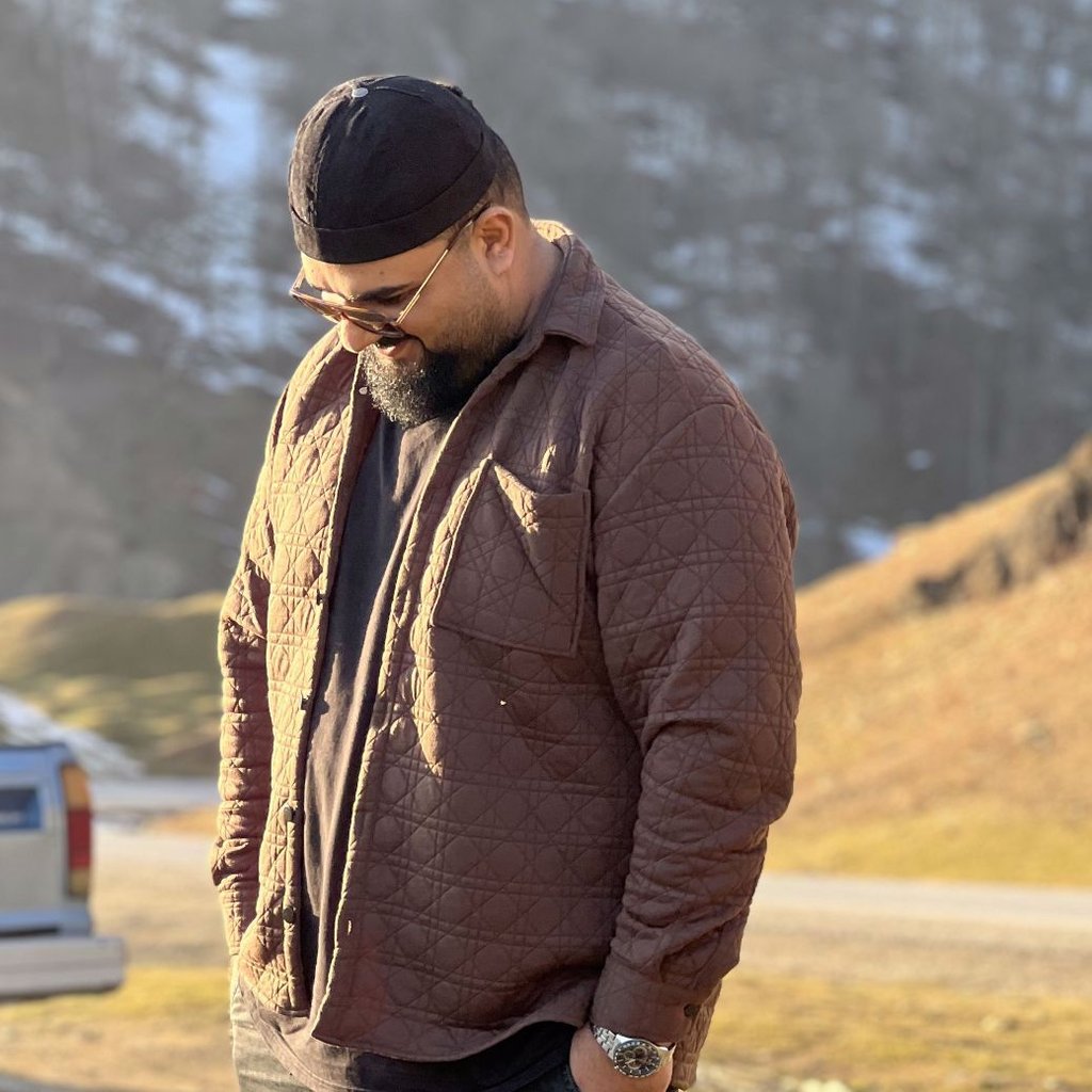 تصویر پروفایل میزبان