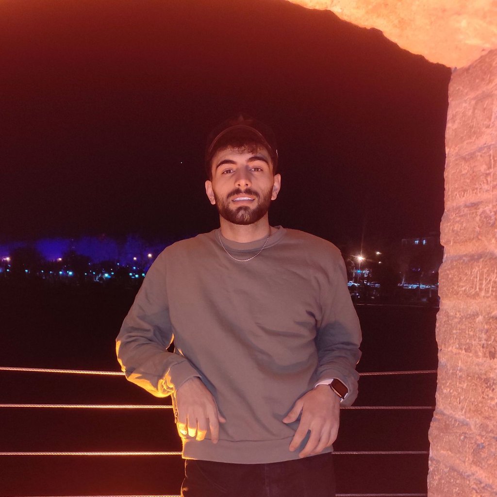 تصویر پروفایل میزبان