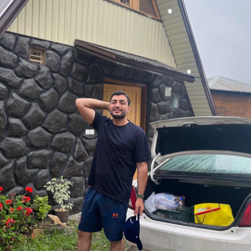 تصویر پروفایل میزبان