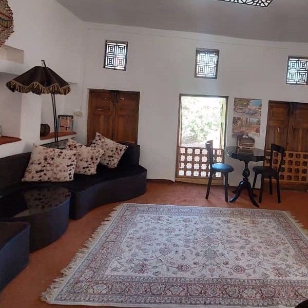 تصویر پروفایل میزبان