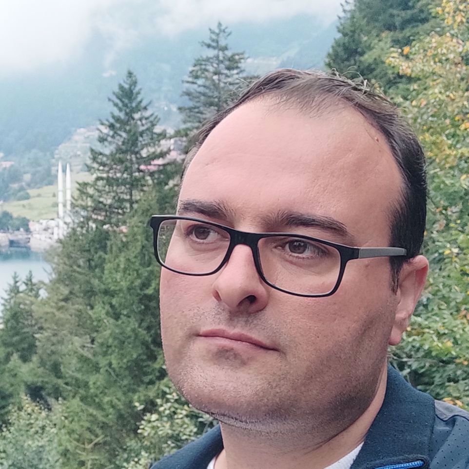 تصویر پروفایل میزبان