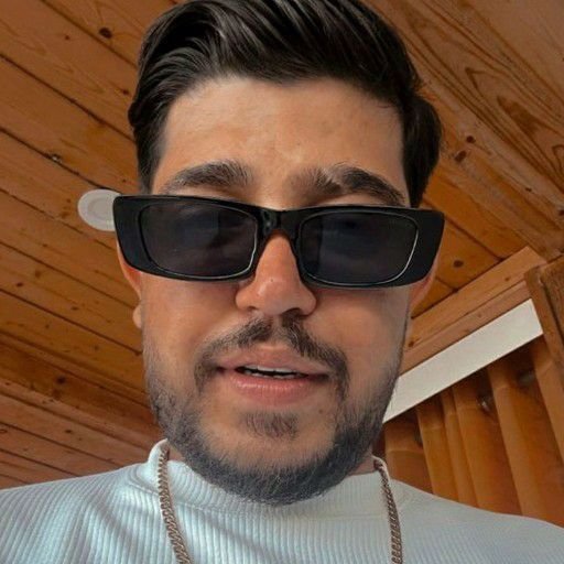 تصویر پروفایل میزبان