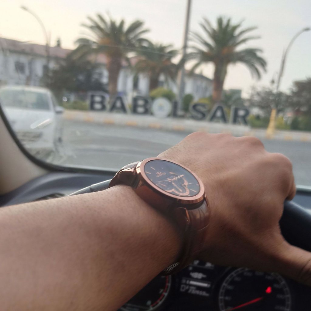 تصویر پروفایل میزبان