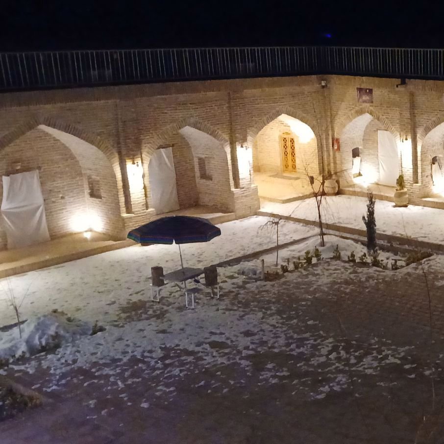 تصویر پروفایل میزبان