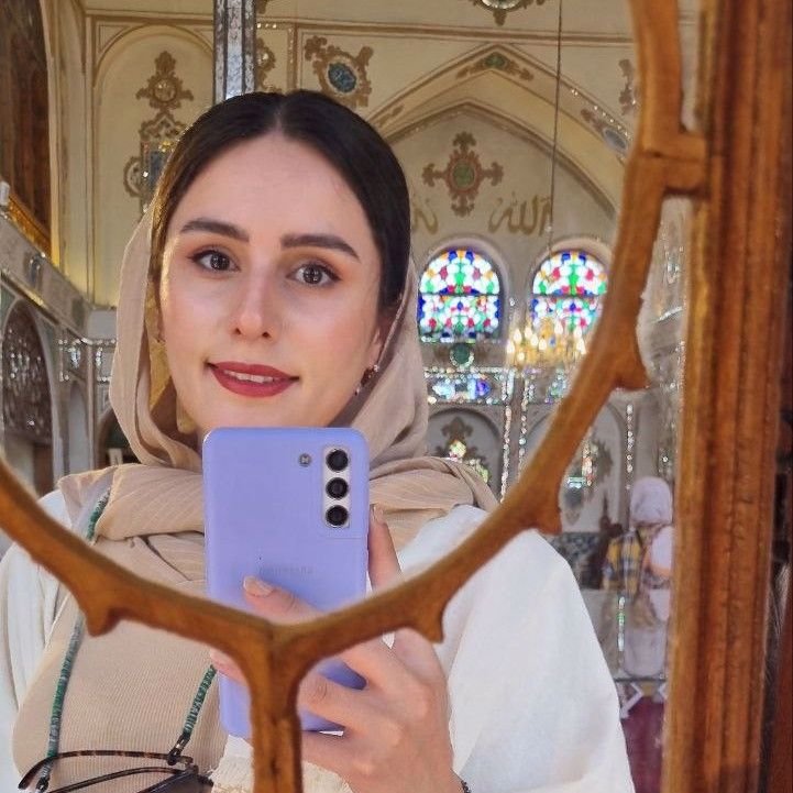 تصویر پروفایل میزبان