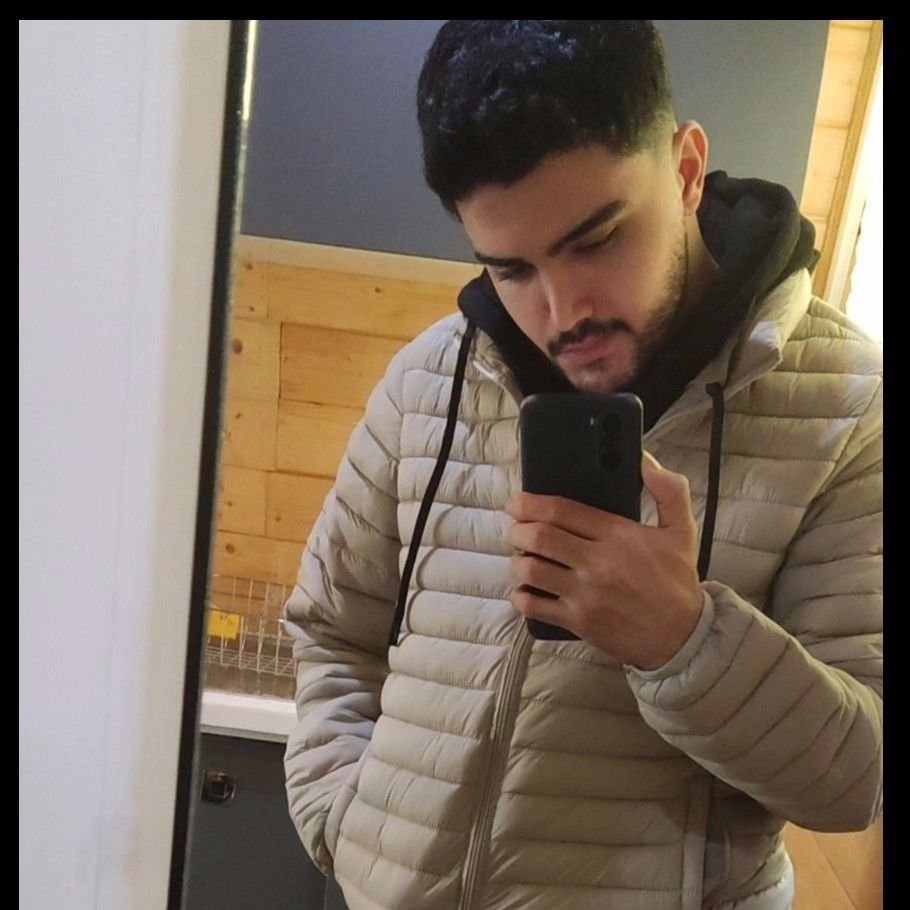 تصویر پروفایل میزبان