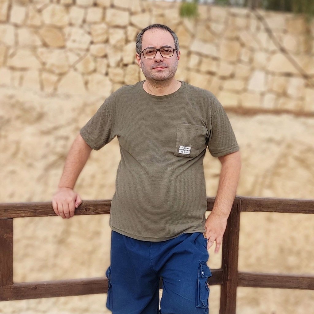 تصویر پروفایل میزبان