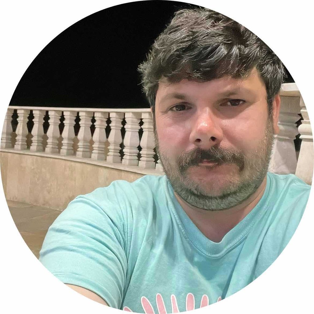 تصویر پروفایل میزبان