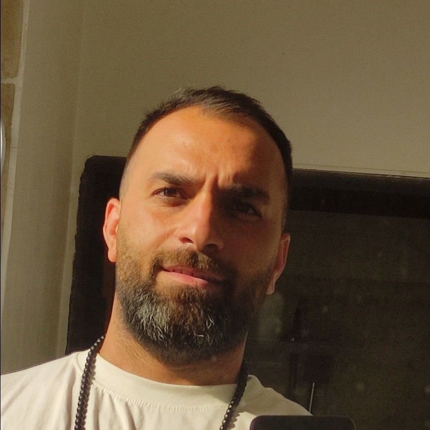 تصویر پروفایل میزبان