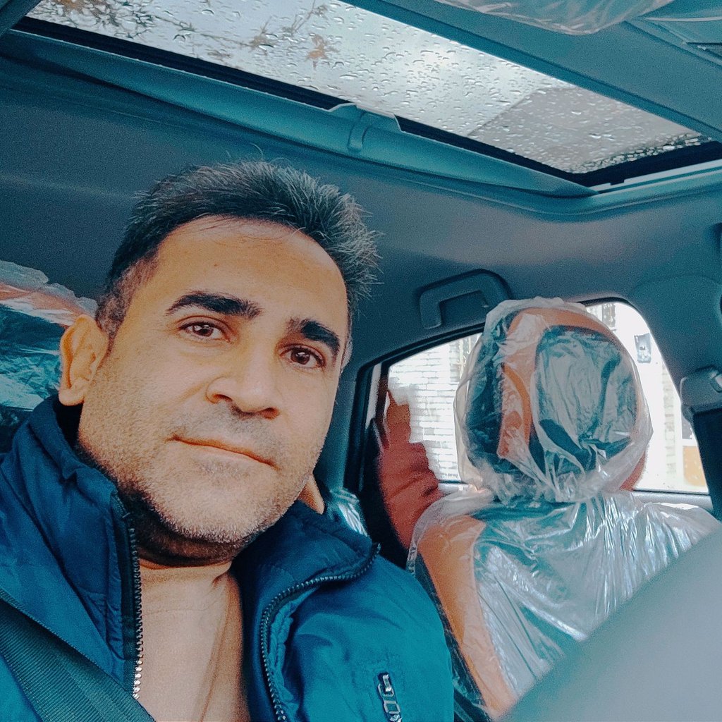 تصویر پروفایل میزبان