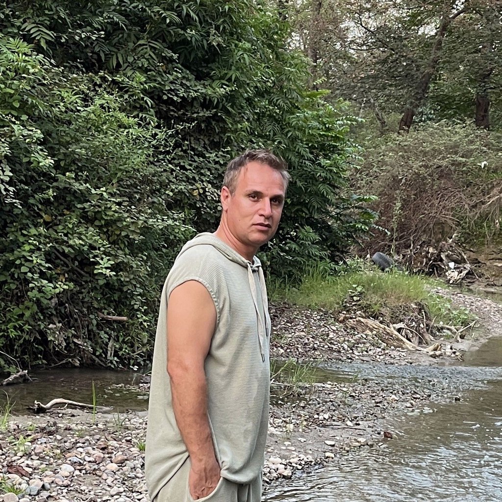 تصویر پروفایل میزبان