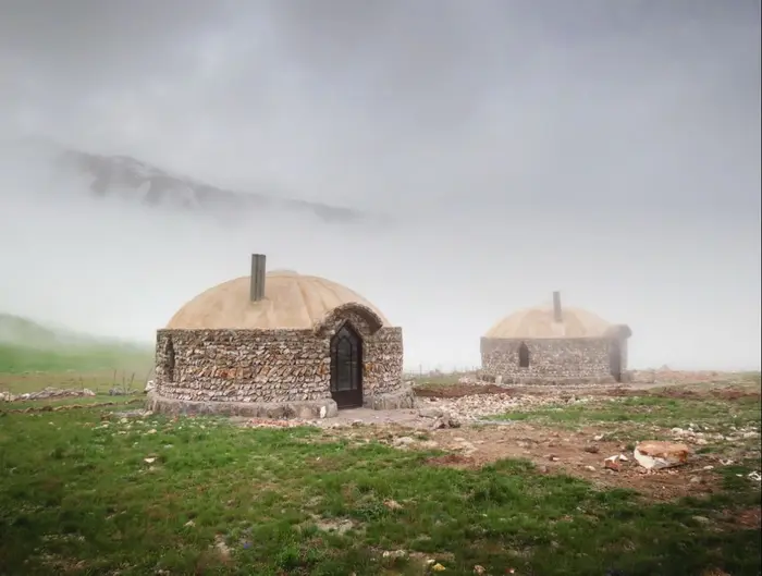 بوم گردی اکوکمپ دورنا - اتاق سه تخته کاروانسرا