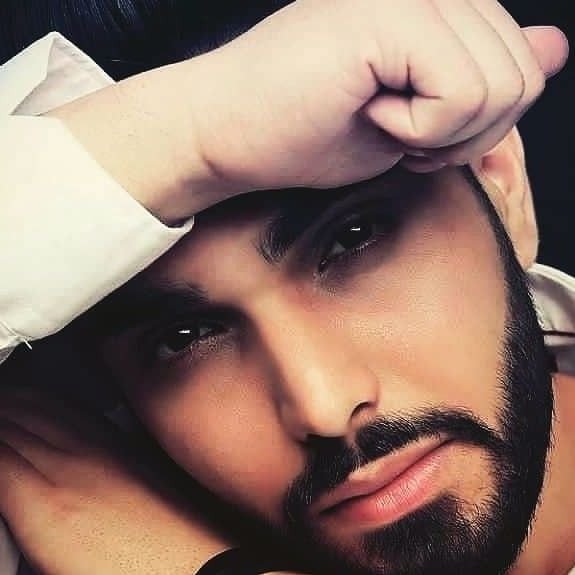 تصویر پروفایل میزبان