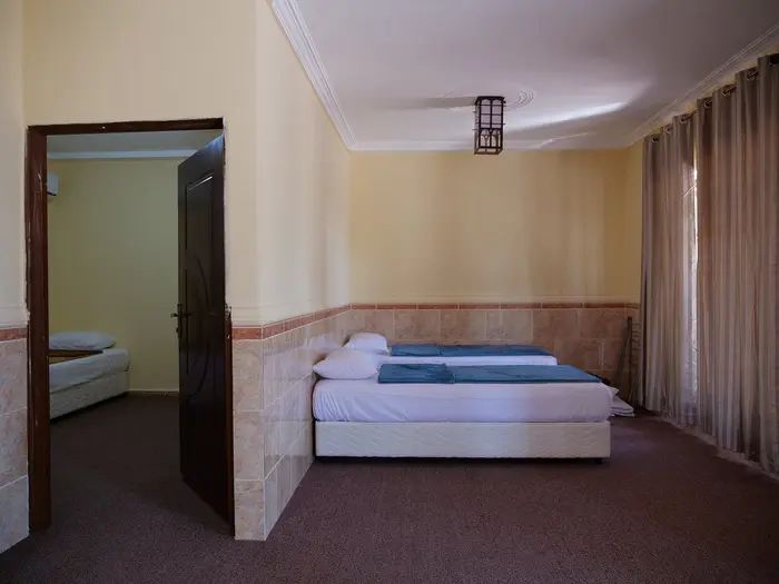 بوم گردی صفا آباد - یک خوابه چهار تخته