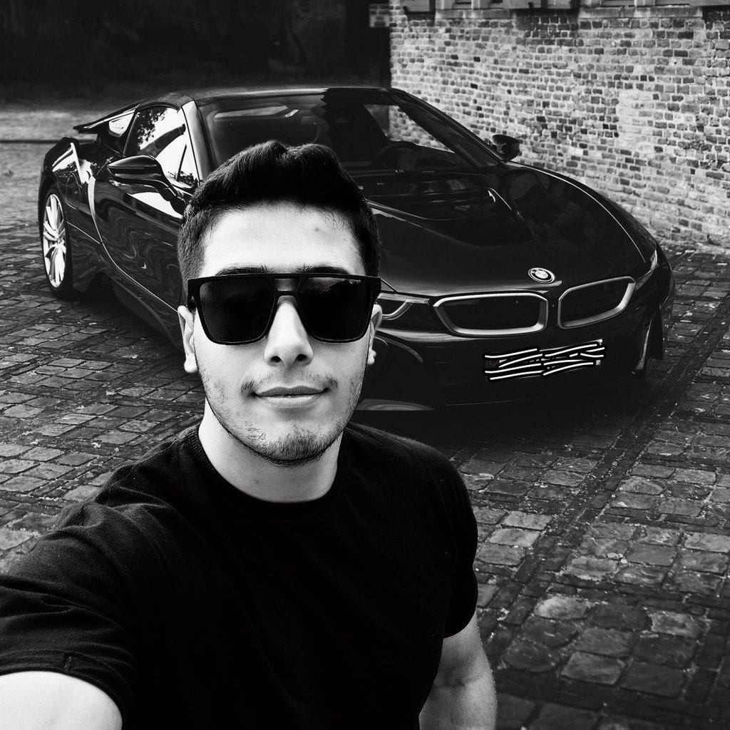 تصویر پروفایل میزبان