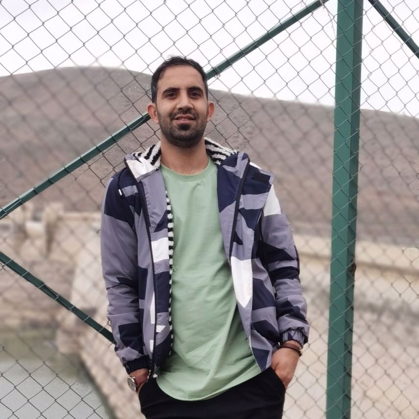 تصویر پروفایل میزبان