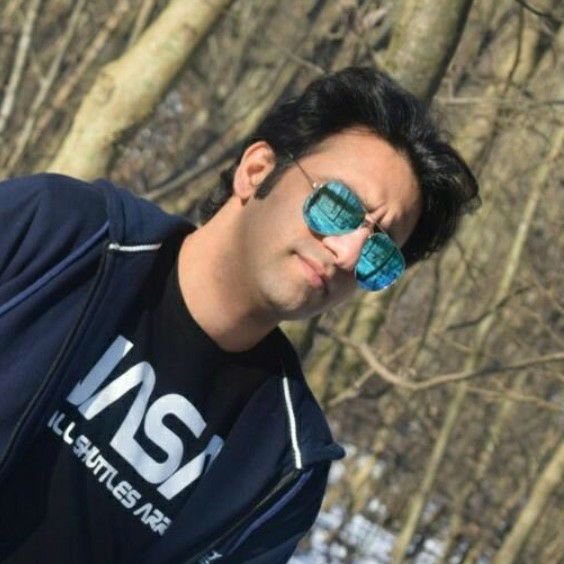 تصویر پروفایل میزبان