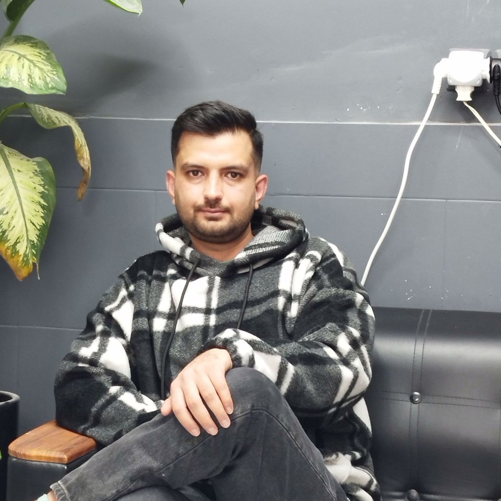 تصویر پروفایل میزبان