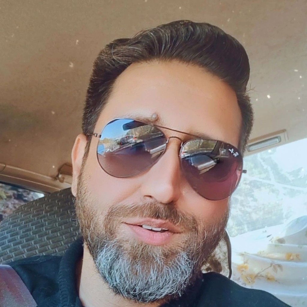 تصویر پروفایل میزبان