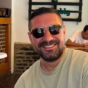 تصویر پروفایل میزبان